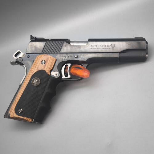Colt 1911 MK IV Serie ´80 " Gold Cup National Match mit Pachmayr Griff "American Legend" Elliason Visierung