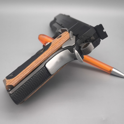 Colt 1911 MK IV Serie ´80 " Gold Cup National Match mit Pachmayr Griff "American Legend" Elliason Visierung