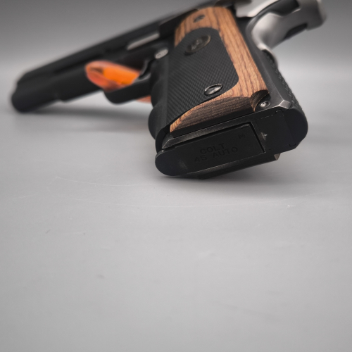 Colt 1911 MK IV Serie ´80 " Gold Cup National Match mit Pachmayr Griff "American Legend" Elliason Visierung