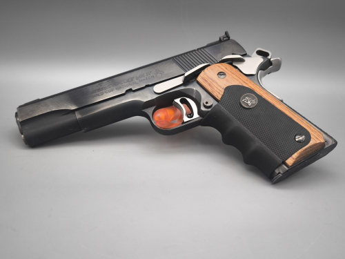 Colt 1911 MK IV Serie ´80 " Gold Cup National Match mit Pachmayr Griff "American Legend" Elliason Visierung