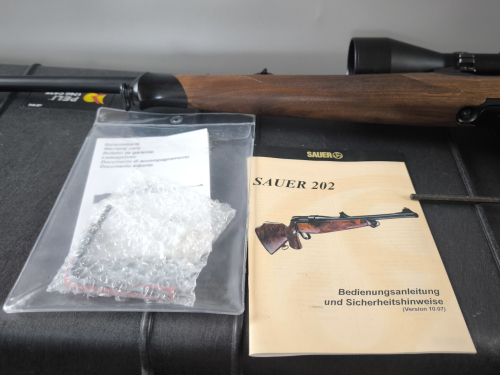 Sauer & Sohn | Sauer 202 S Classic 8x57IS mit Holzschaft und Systemhülse aus Stahl, Ilaflon beschichtet #613